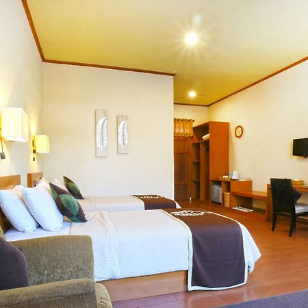 Hotel & Banquet Panorama レムバン エクステリア 写真